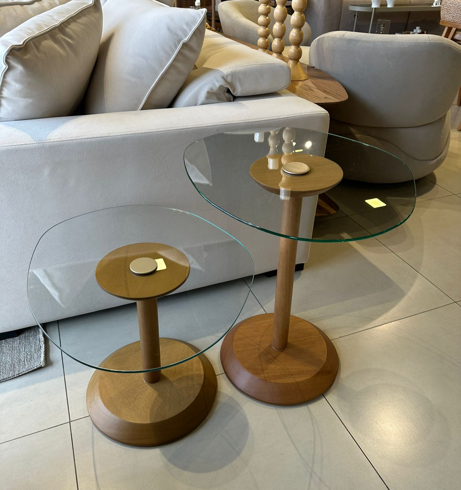 Mesa Lateral y Apoyo