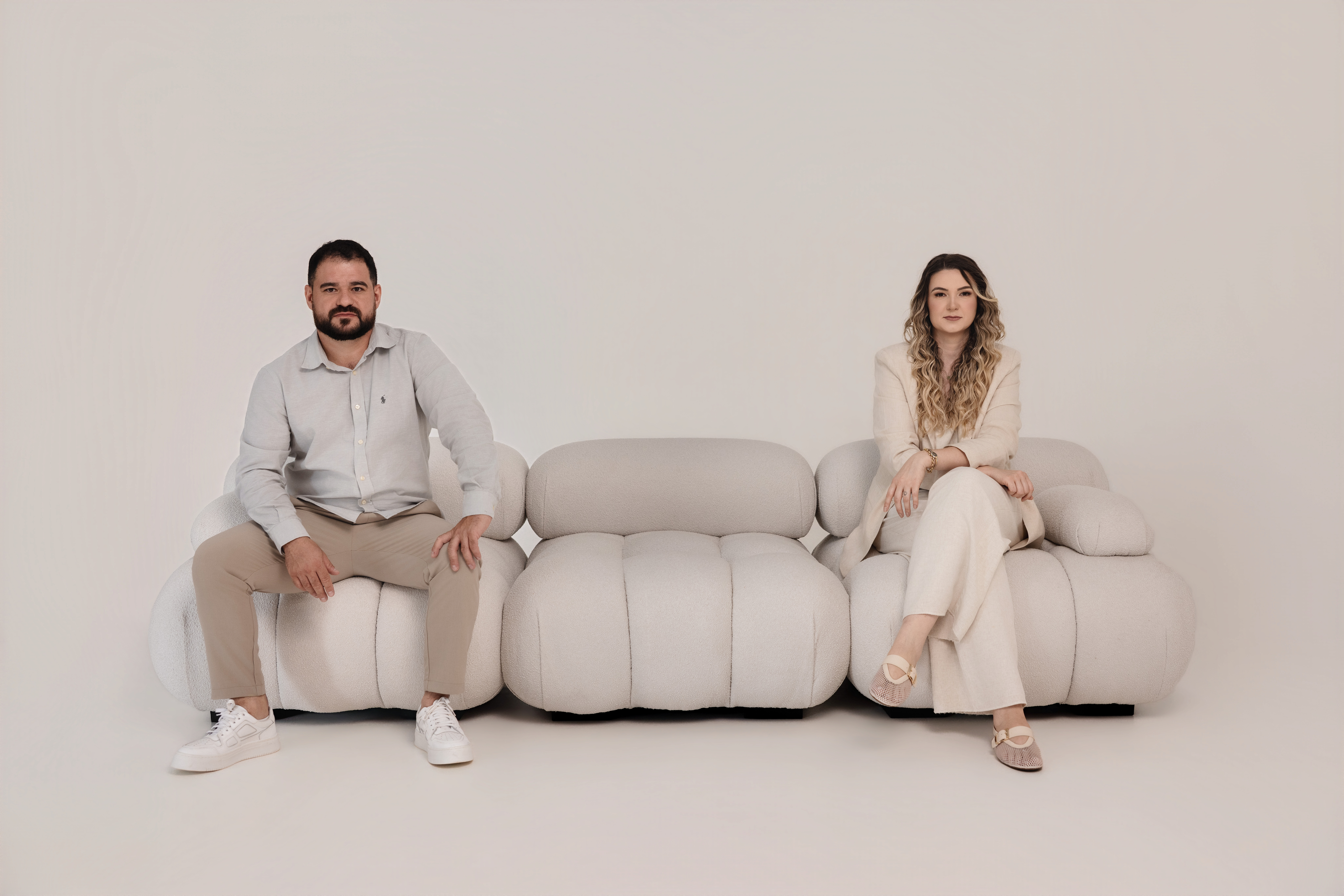 Camila Petry y Oeliton - Fundadores de Bella Casa