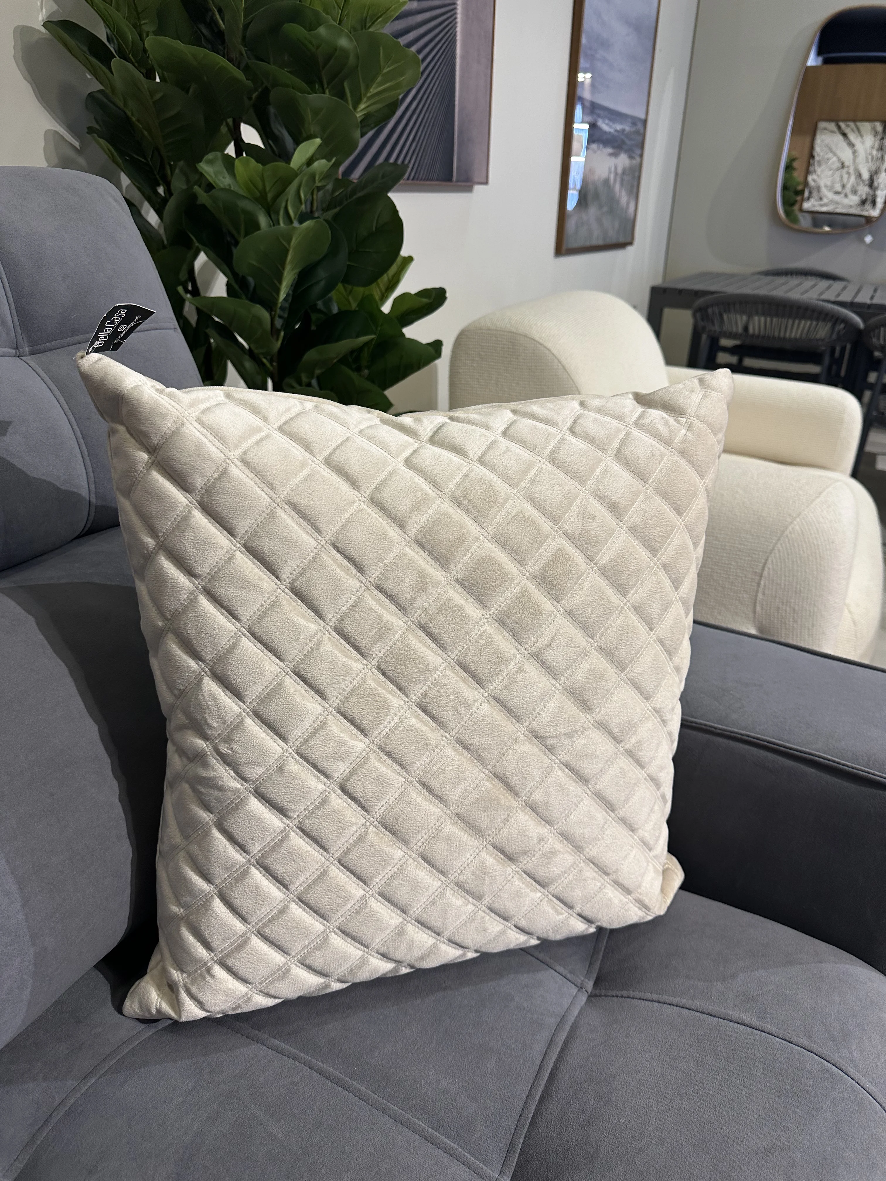 Almohada en tela suede con formas