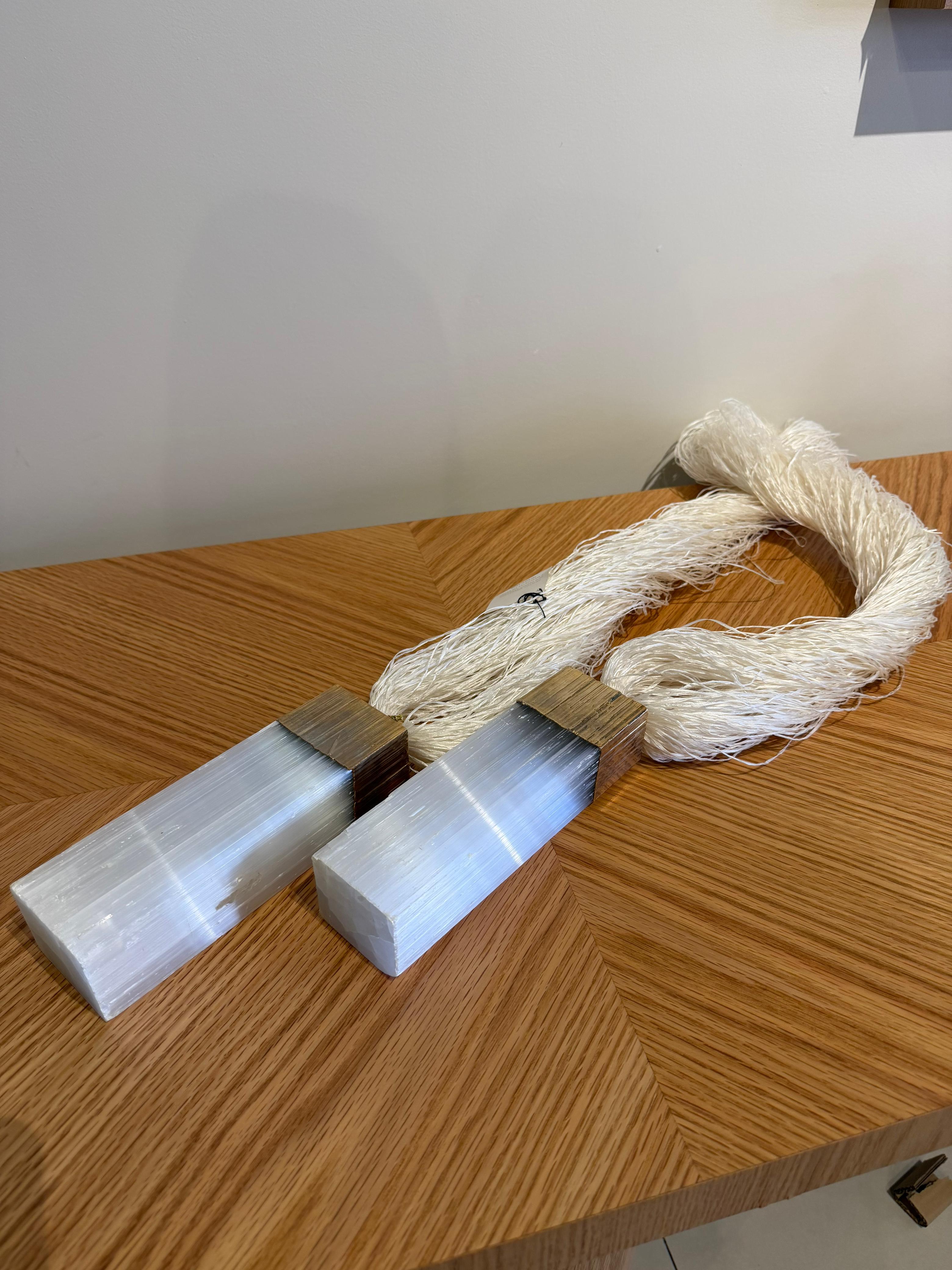 Collar Decor Quartzo blanco con hilo primitivo 