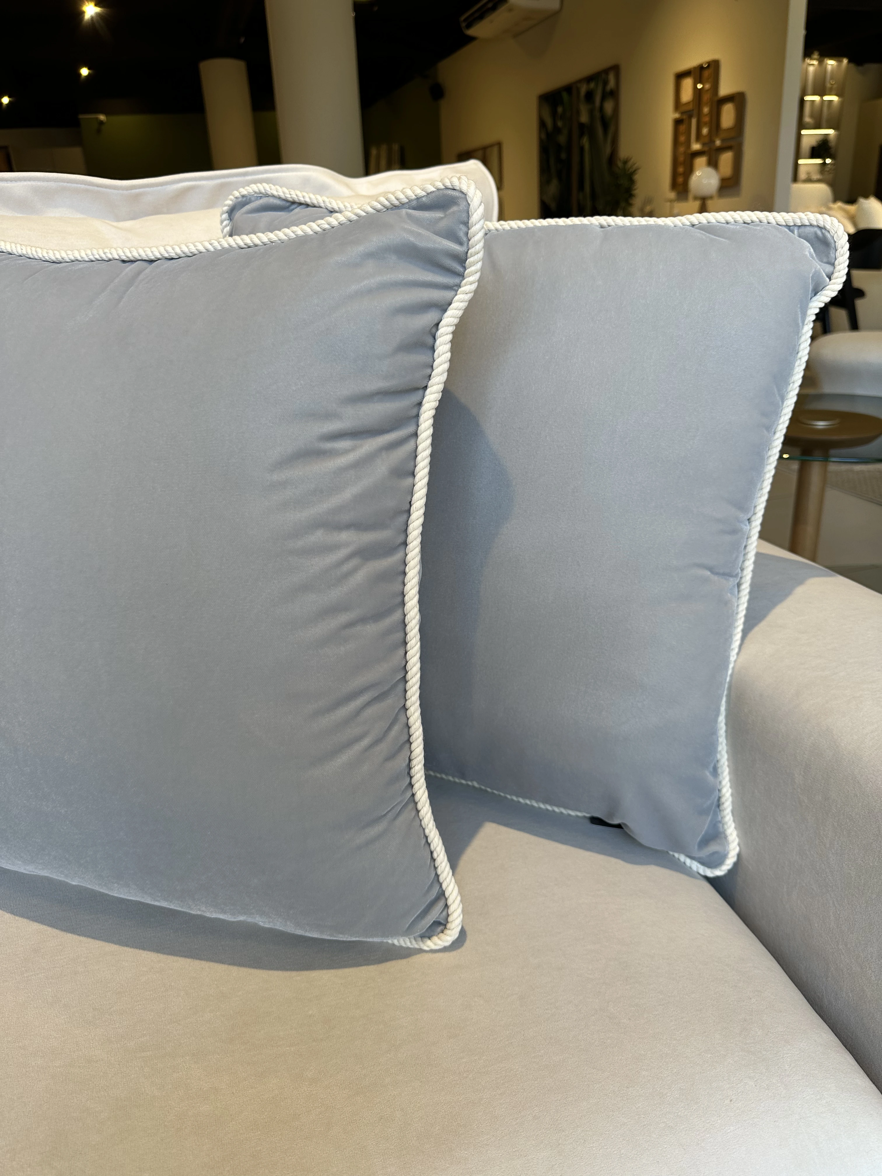 Almohada terciopelo italiano Gris lisa 