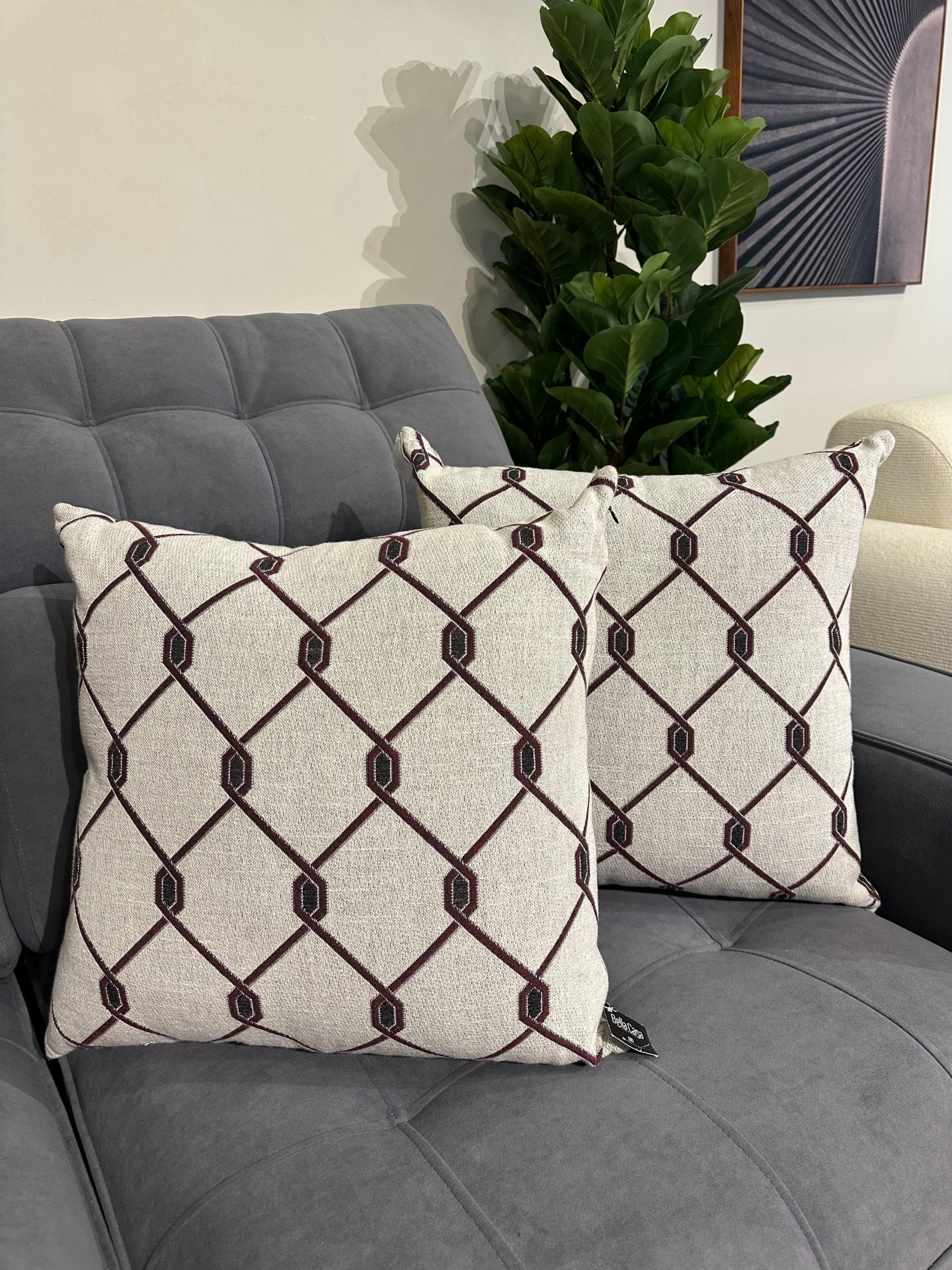 ALMOHADA DECORATIVA CON FORMAS GEOMÉTRICAS 