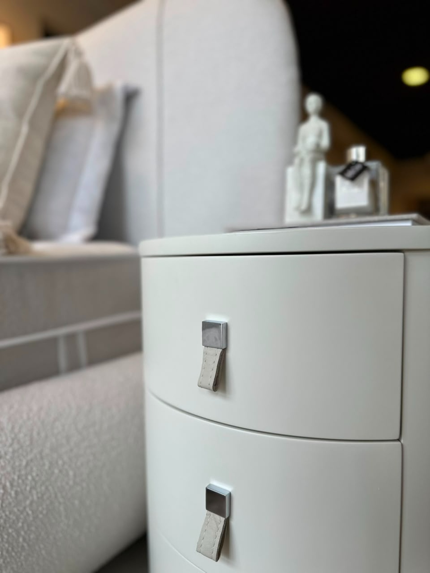 MESA DE LUZ ANELLO OFF WHITE - Vista 3
