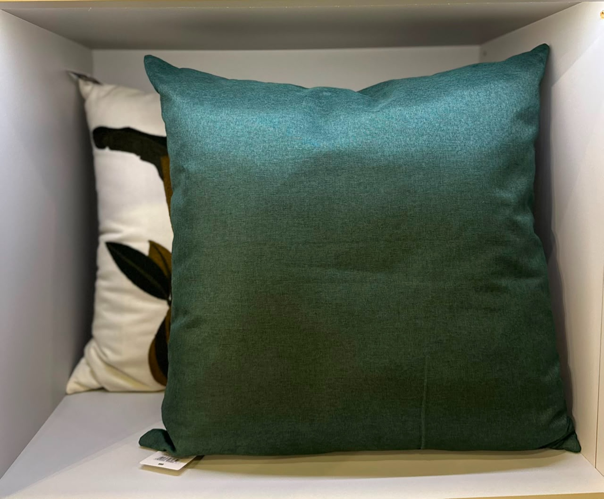 ALMOHADA DECORATIVA 52X52 BORDADO VERDE 