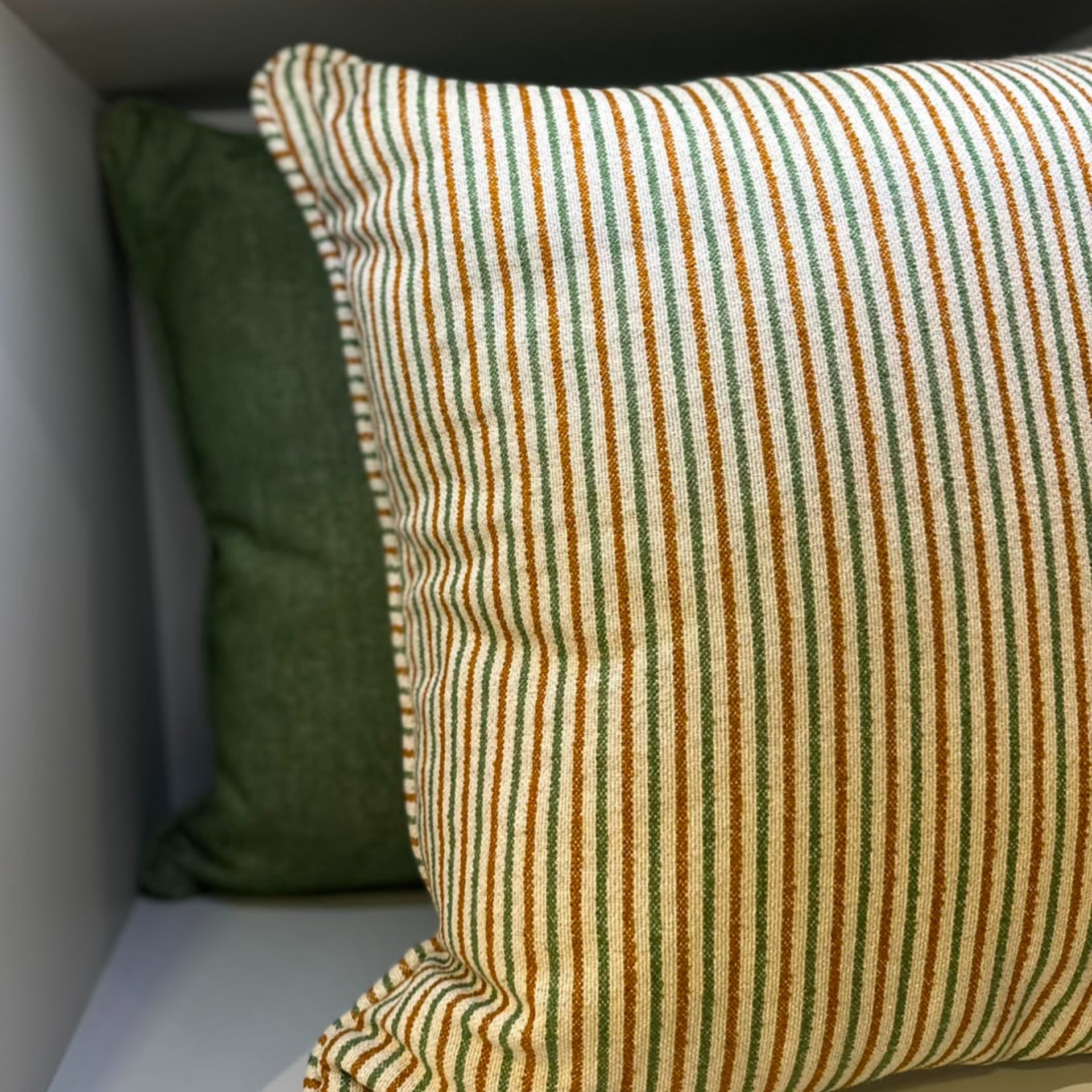 ALMOHADA DECORATIVA 55X55 TELA LINO LINEAS  - Vista 2